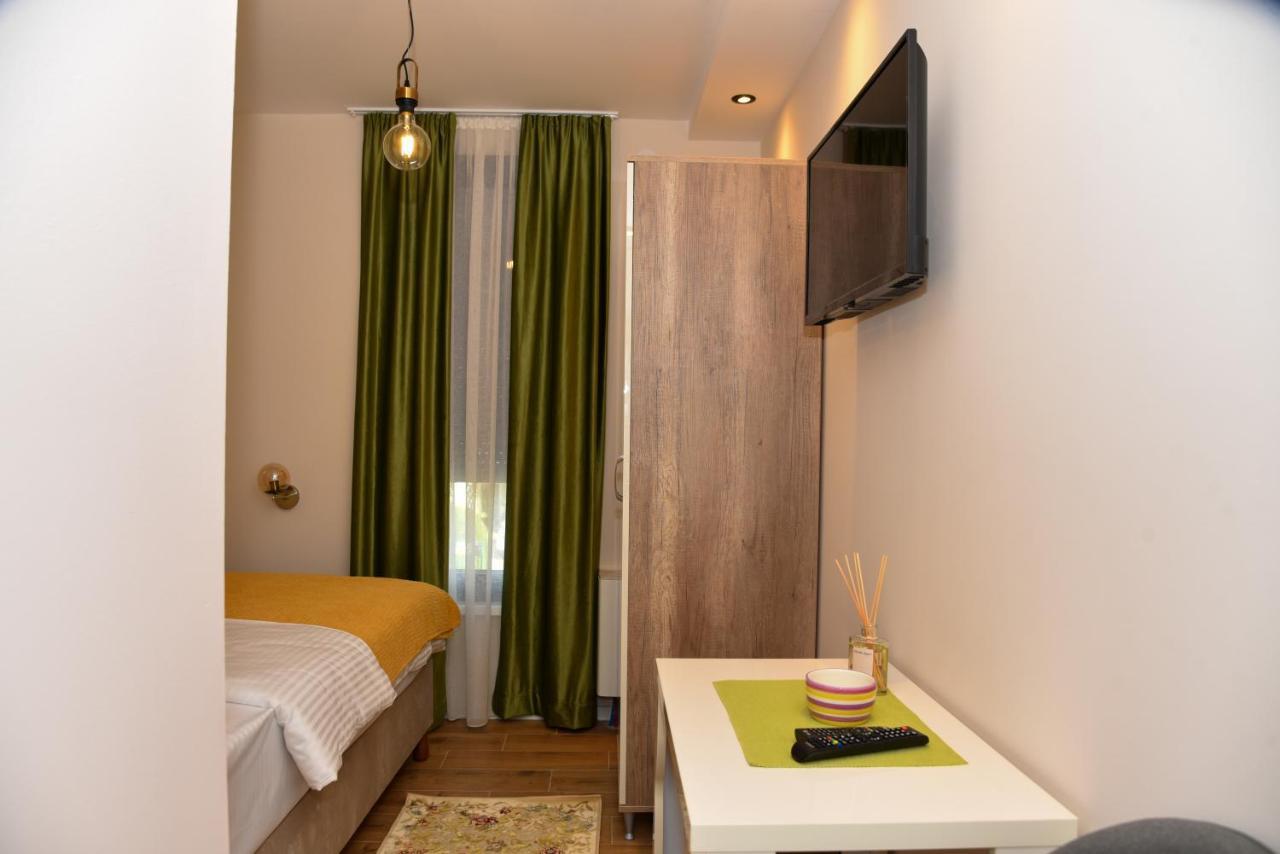 Merak Rooms & Caffe Bar ชาบาซ ภายนอก รูปภาพ